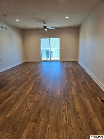 5821 S 94th Street, Lincoln, NE 68526