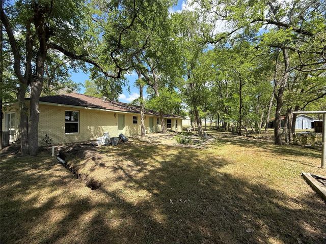 1139 County Rd 403, Anderson, TX 77830