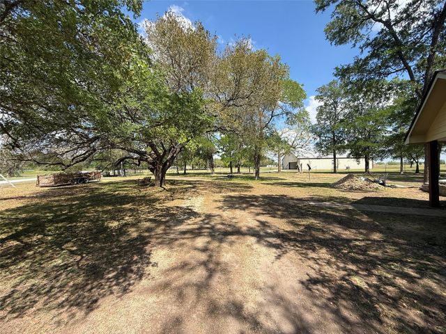 1139 County Rd 403, Anderson, TX 77830