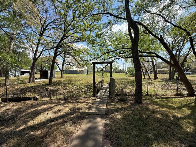 1139 County Rd 403, Anderson, TX 77830