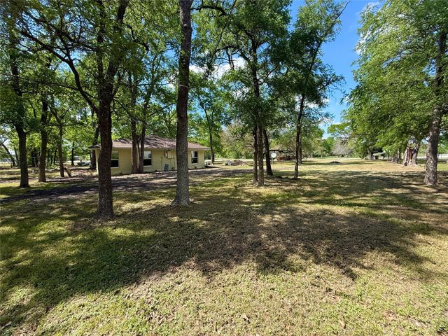 1139 County Rd 403, Anderson, TX 77830