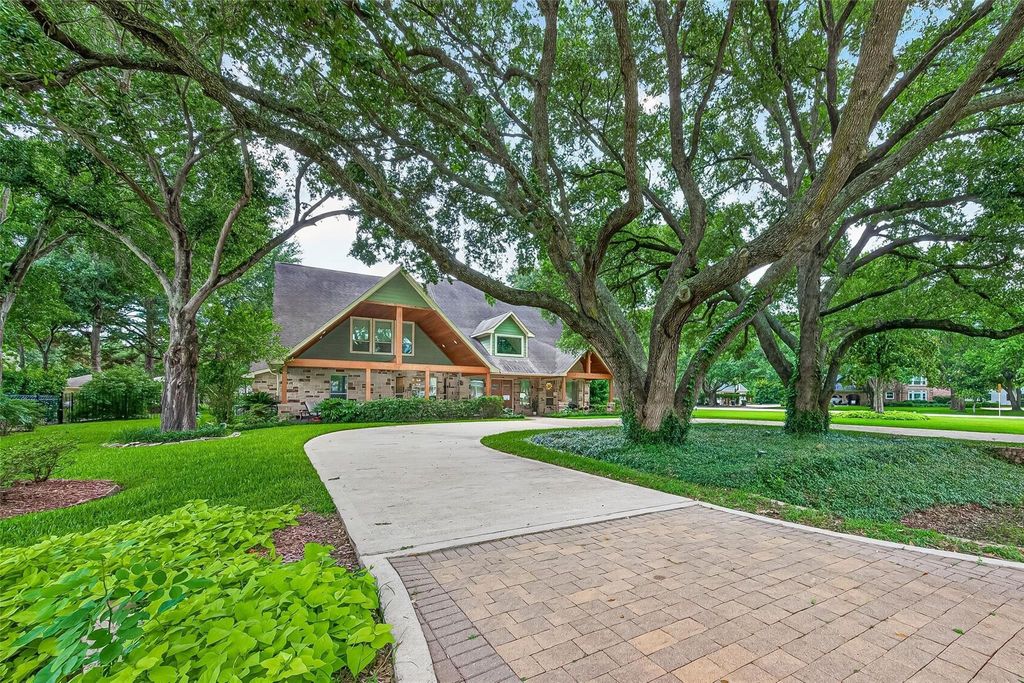 3018 S Saddlebrook Lane, Katy, TX 77494