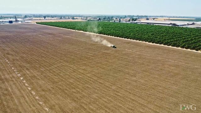 Rd 120, Pixley, CA 93256