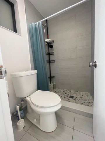 735 NE 37th Street B, Oakland Park, FL 33334