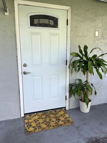 735 NE 37th Street B, Oakland Park, FL 33334