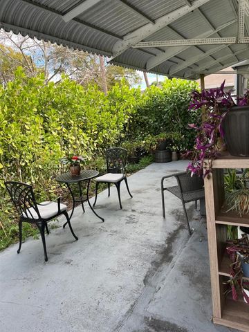 735 NE 37th Street B, Oakland Park, FL 33334