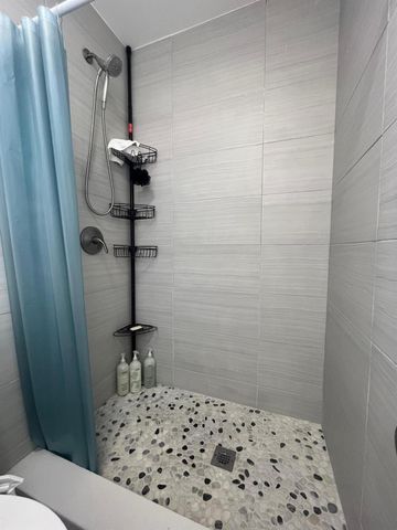 735 NE 37th Street B, Oakland Park, FL 33334