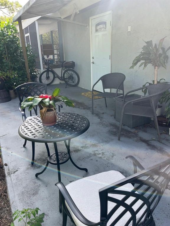 735 NE 37th Street B, Oakland Park, FL 33334