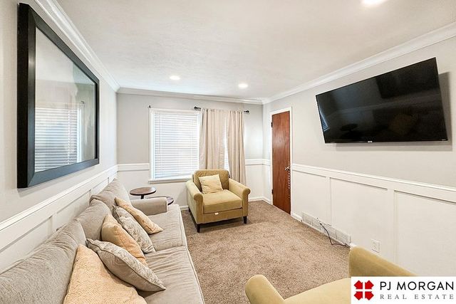 627-629 N 41st Street, Omaha, NE 68131