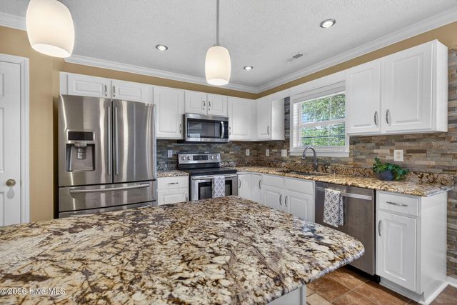 2800 White Road, Wilmington, NC 28411