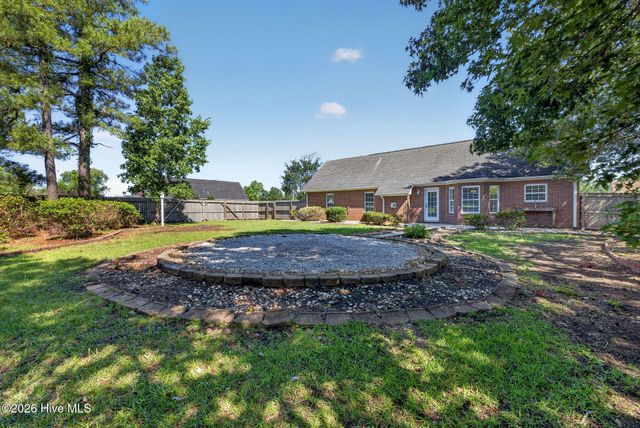 2800 White Road, Wilmington, NC 28411