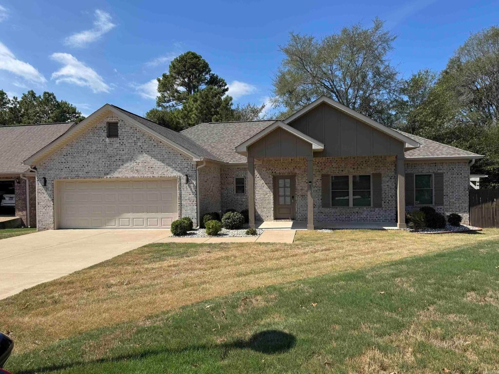 111 St Croix Lane, Hot Springs, AR 71913