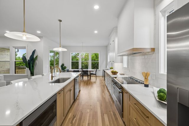 905B Potter Ln, Nashville, TN 37206