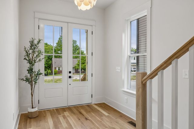 905B Potter Ln, Nashville, TN 37206