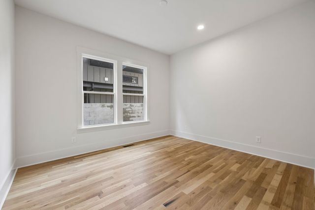 905B Potter Ln, Nashville, TN 37206