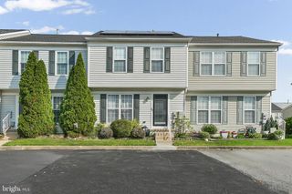 14 LISA DR, Newark, DE 19702