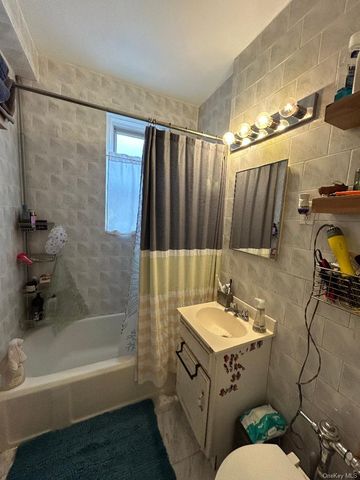 118-11 84th Avenue 418, Kew Gardens, NY 11415