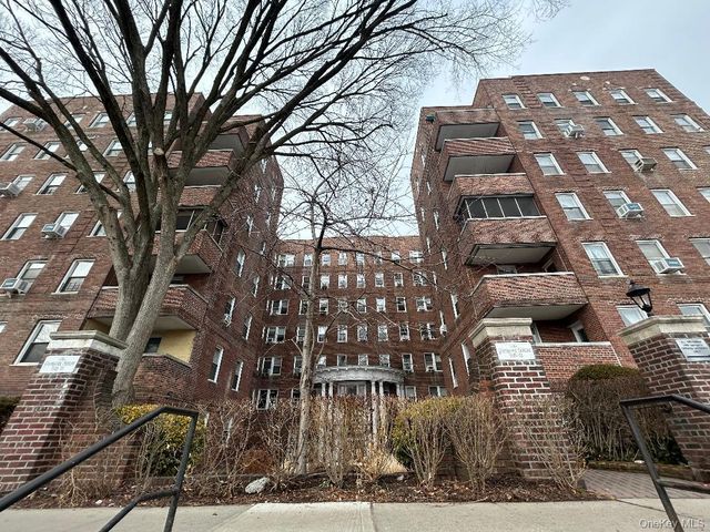 118-11 84th Avenue 418, Kew Gardens, NY 11415