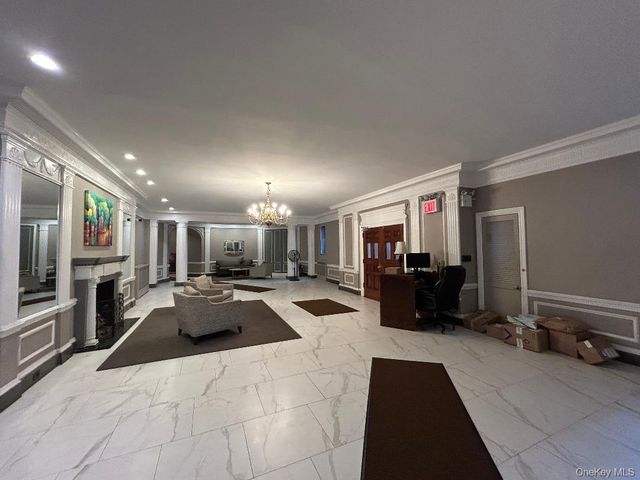 118-11 84th Avenue 418, Kew Gardens, NY 11415
