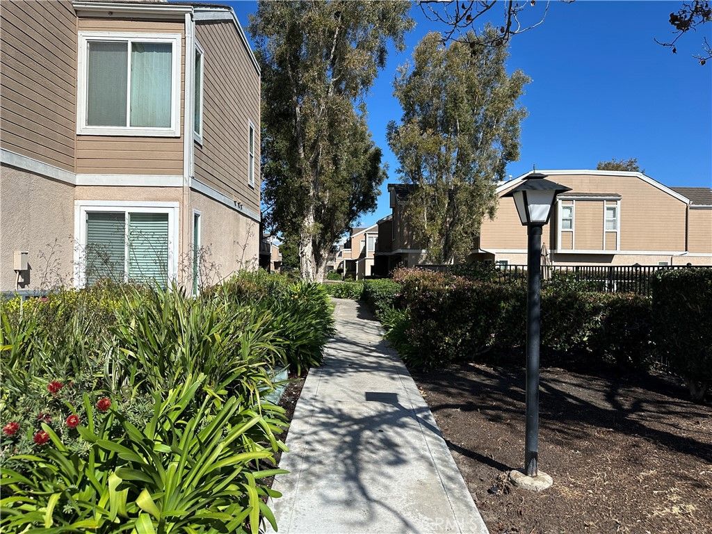 Image 39 of property listing at 10432 W Briar Oaks E, Stanton, CA 90680