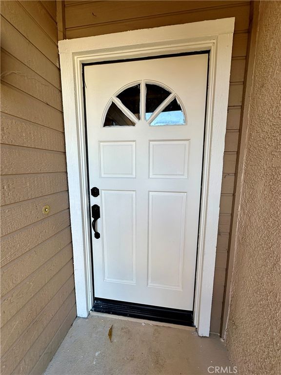 Image 7 of property listing at 10432 W Briar Oaks E, Stanton, CA 90680