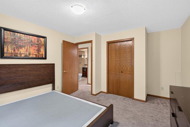 7948 Blanchard Way, Inver Grove Heights, MN 55076