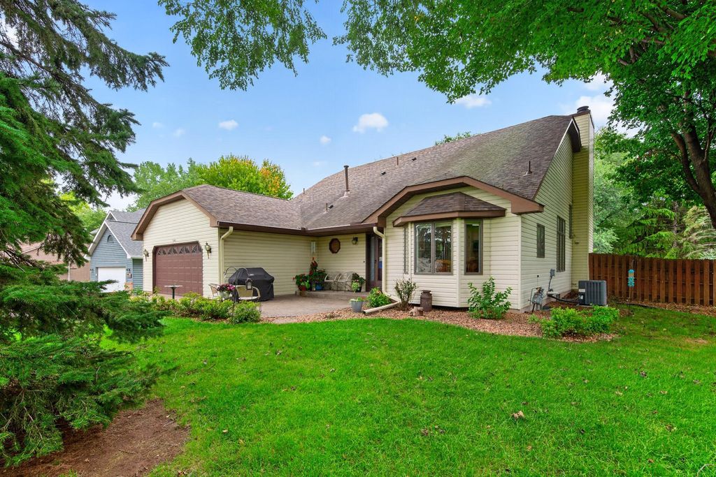 7948 Blanchard Way, Inver Grove Heights, MN 55076 — exterior