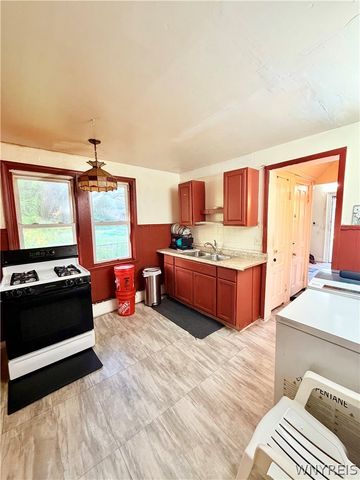 96 Saint Joseph Avenue, Buffalo, NY 14211