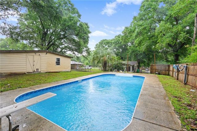 8017 Pine Springs Drive, Saraland, AL 36571