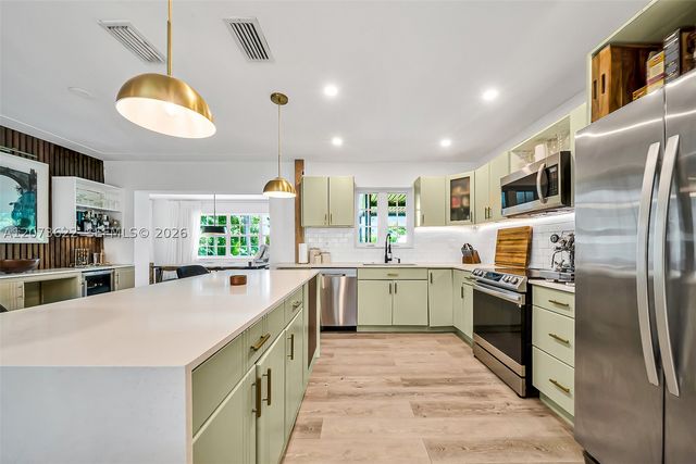 10627 NE 11th Ave, Miami Shores, FL 33138