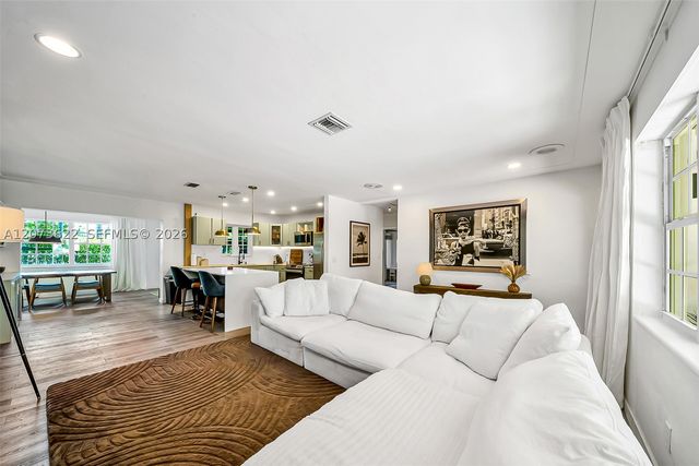 10627 NE 11th Ave, Miami Shores, FL 33138