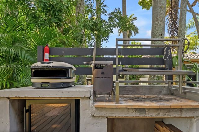 10627 NE 11th Ave, Miami Shores, FL 33138