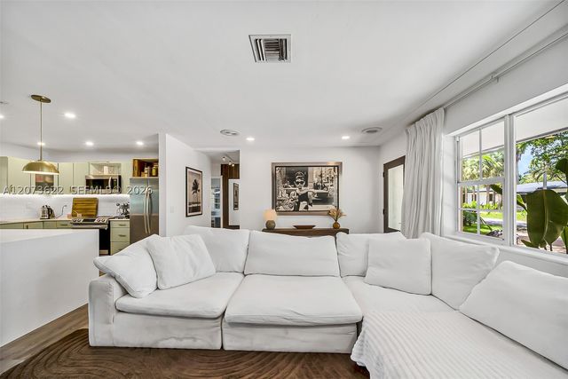 10627 NE 11th Ave, Miami Shores, FL 33138