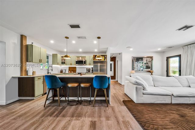 10627 NE 11th Ave, Miami Shores, FL 33138