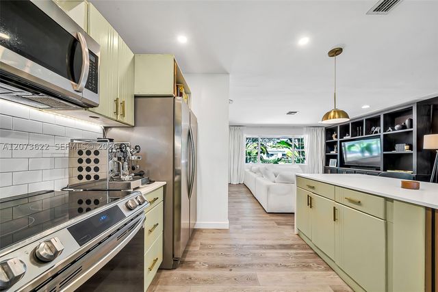 10627 NE 11th Ave, Miami Shores, FL 33138