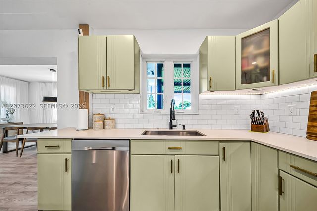 10627 NE 11th Ave, Miami Shores, FL 33138