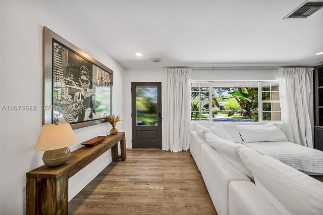 10627 NE 11th Ave, Miami Shores, FL 33138