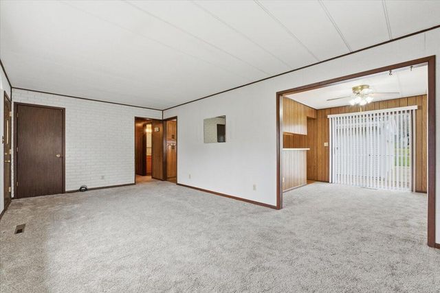 14935 HARRIMAN Lane, Council Bluffs, IA 51503