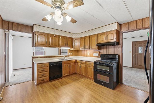 14935 HARRIMAN Lane, Council Bluffs, IA 51503