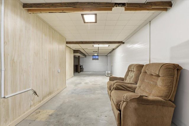 14935 HARRIMAN Lane, Council Bluffs, IA 51503