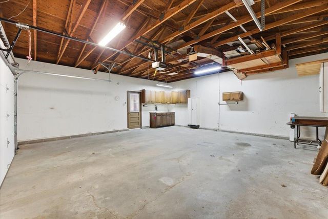 14935 HARRIMAN Lane, Council Bluffs, IA 51503