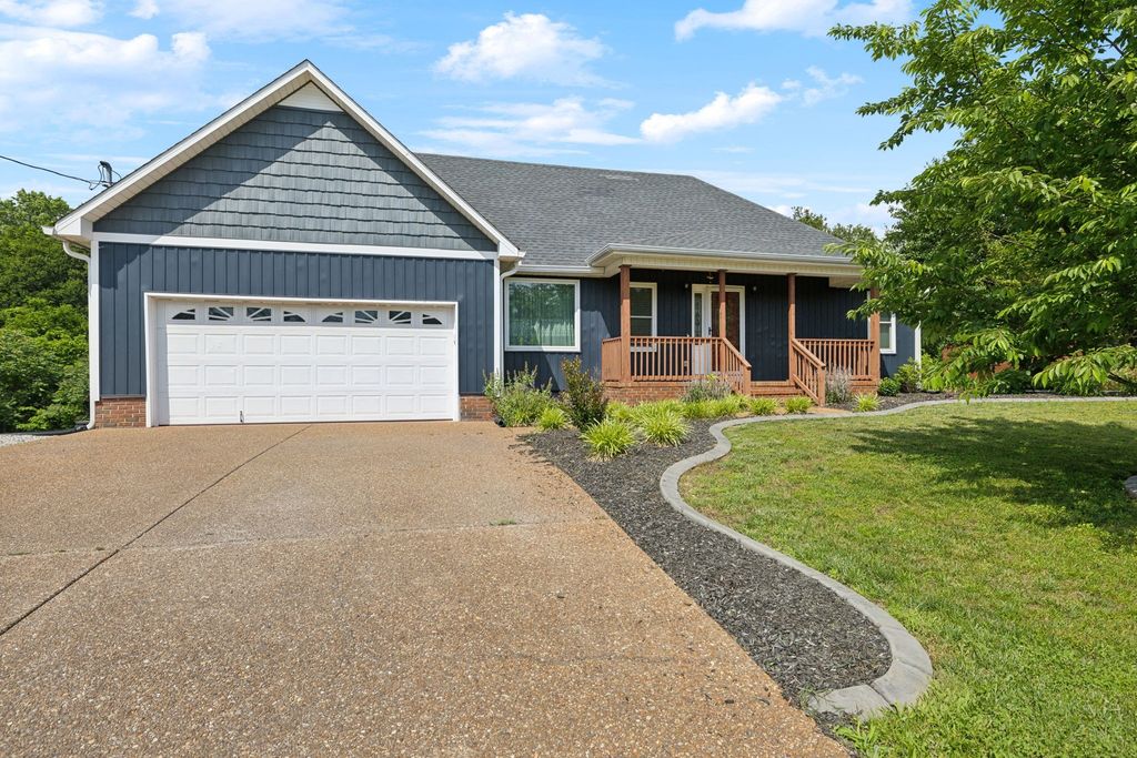 141 Crestview Dr, Lewisburg, TN 37091