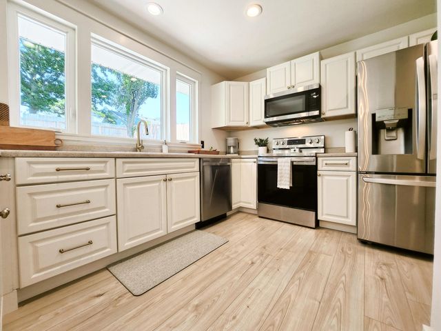 3409 HEDGEWOOD CT, Columbia, MO 65203