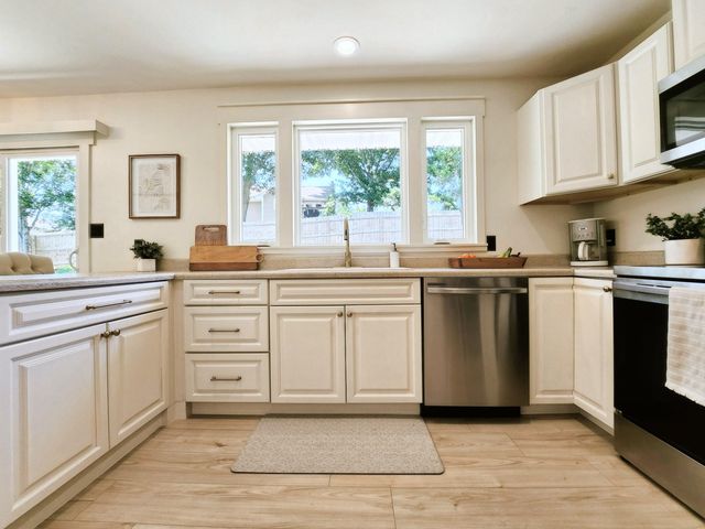 3409 HEDGEWOOD CT, Columbia, MO 65203