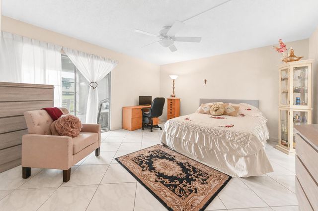 1069 Cornwall D, Boca Raton, FL 33434