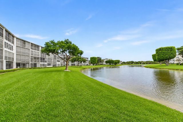 1069 Cornwall D, Boca Raton, FL 33434