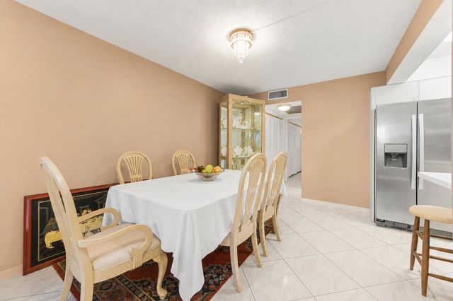 1069 Cornwall D, Boca Raton, FL 33434
