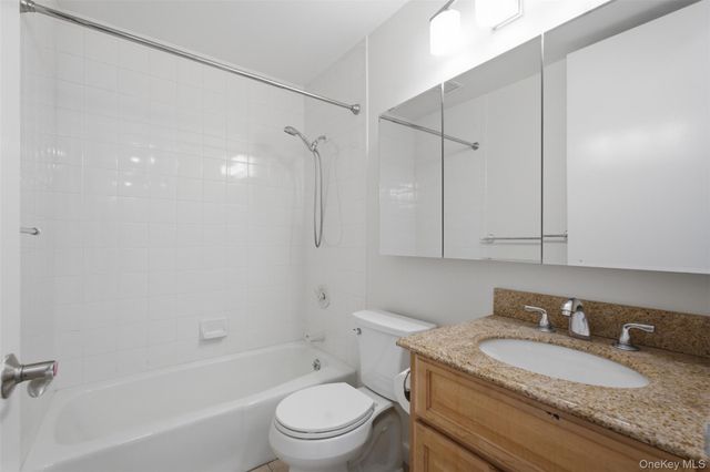 35 N Chatsworth Avenue 6E, Larchmont, NY 10538