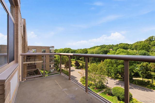 35 N Chatsworth Avenue 6E, Larchmont, NY 10538