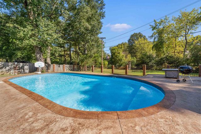 8 Dove Creek Circle, North Little Rock, AR 72116